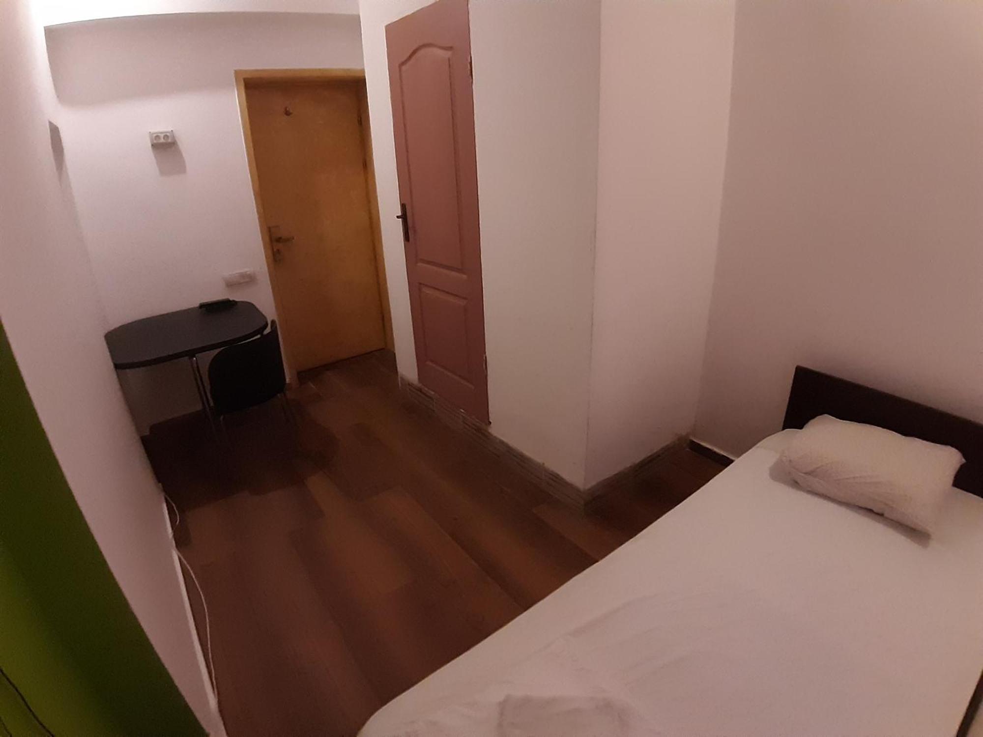 Central Accommodation Budget By Hr Bukareszt Zewnętrze zdjęcie