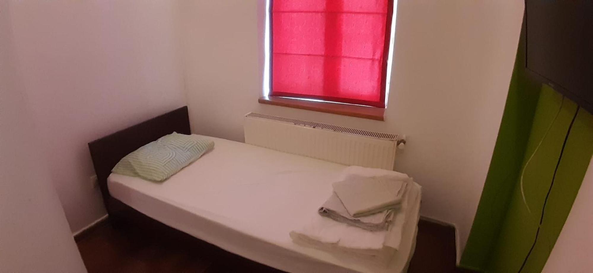 Central Accommodation Budget By Hr Bukareszt Zewnętrze zdjęcie